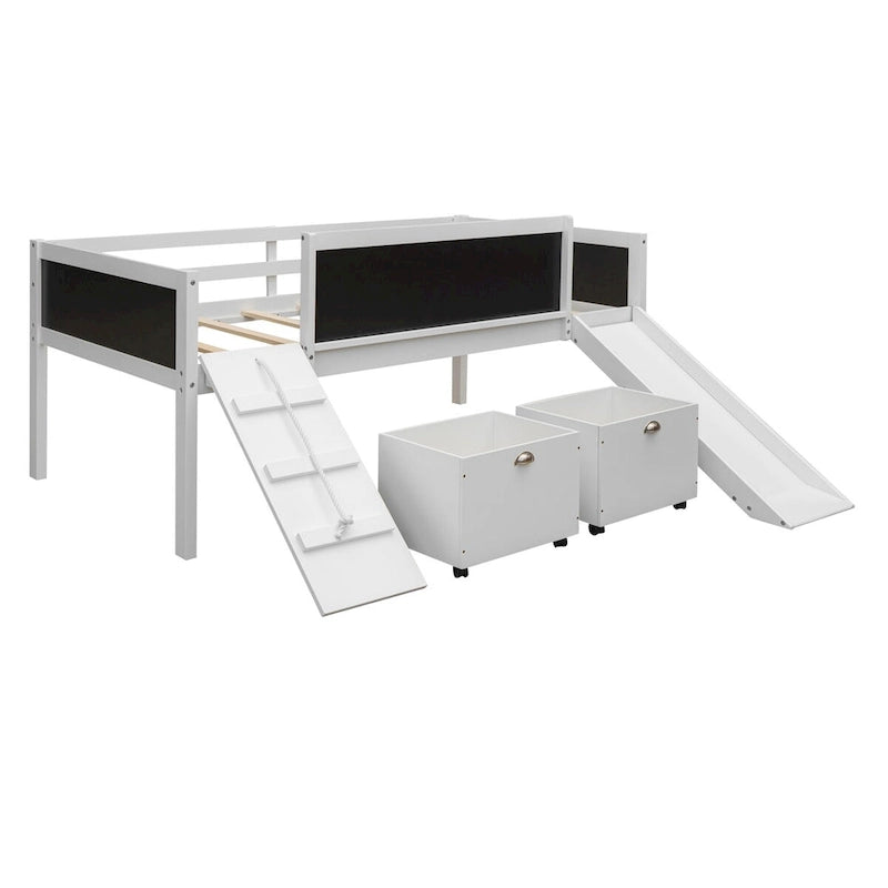 Lit mezzanine en bois, une place, avec trois tableaux noirs, deux boîtes de rangement et un toboggan