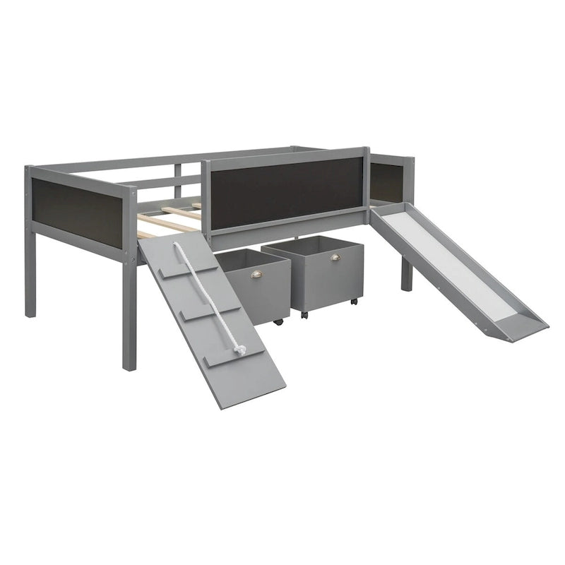 Lit mezzanine en bois, une place, avec trois tableaux noirs, deux boîtes de rangement et un toboggan